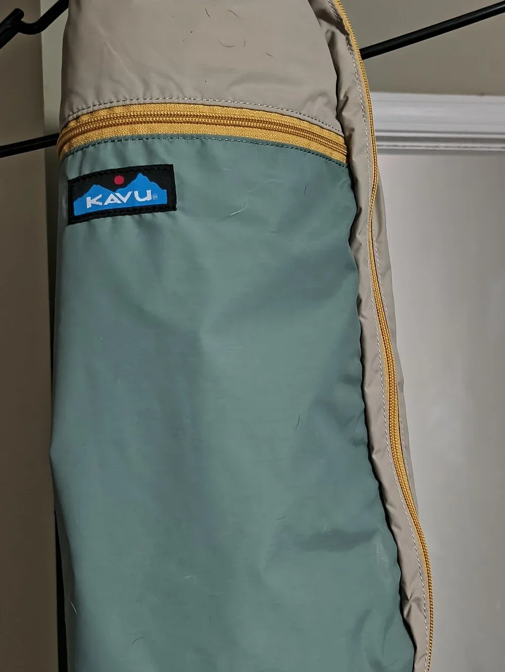 Kavu Teal and Beige Sling Bag with Yellow Zip